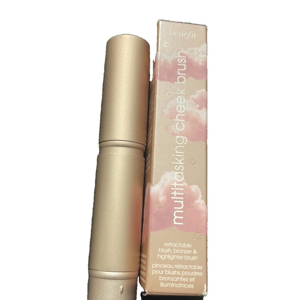 NIB Benefit Cosmetics Multitasking Retractable Cheek Brush